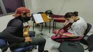 Escola de Música 100 Fronteiras oferece aulas gratuitas na Capital - (Foto: Reprodução/Facebook)