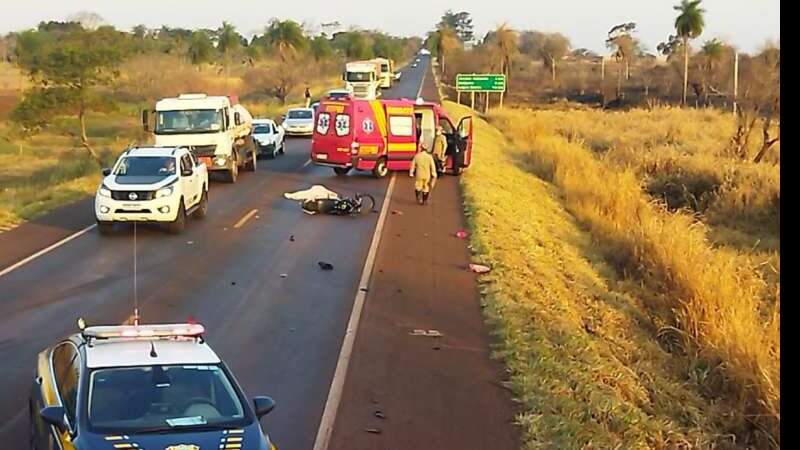 Vítima foi arremessada da moto