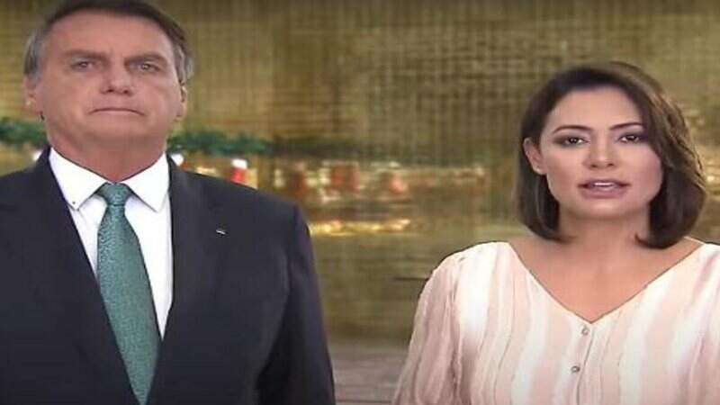 Bolsonaro e Michelle durante pronunciamento em rede nacional
