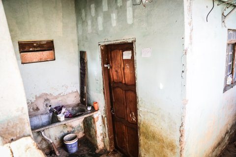 Casa em que mãe e filha viviam