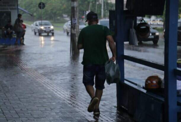 Chuva deve permanecer na ‘Cidade Morena’ até amanhã, dia 30