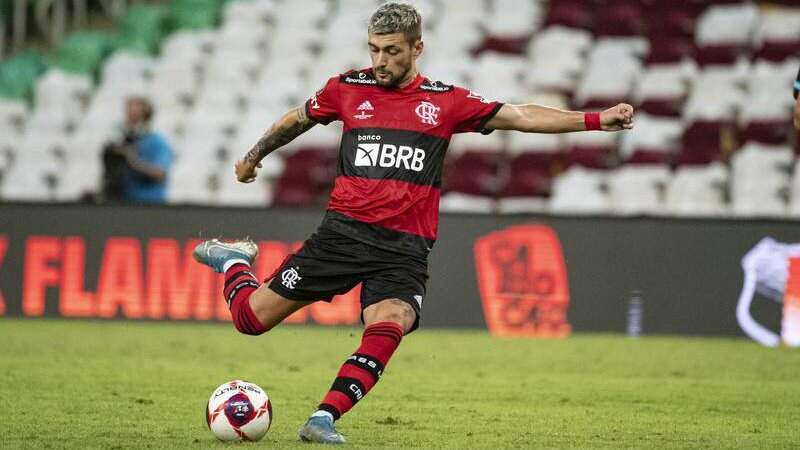 Arrascaeta durante partida pelo Flamengo.