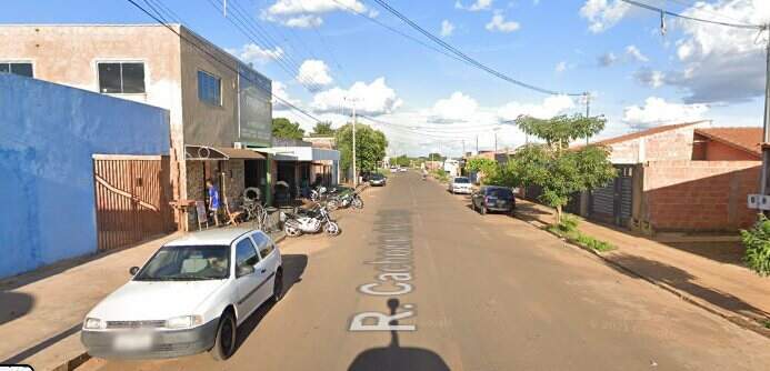 Rua onde ocorreu o crime (Google Street View)