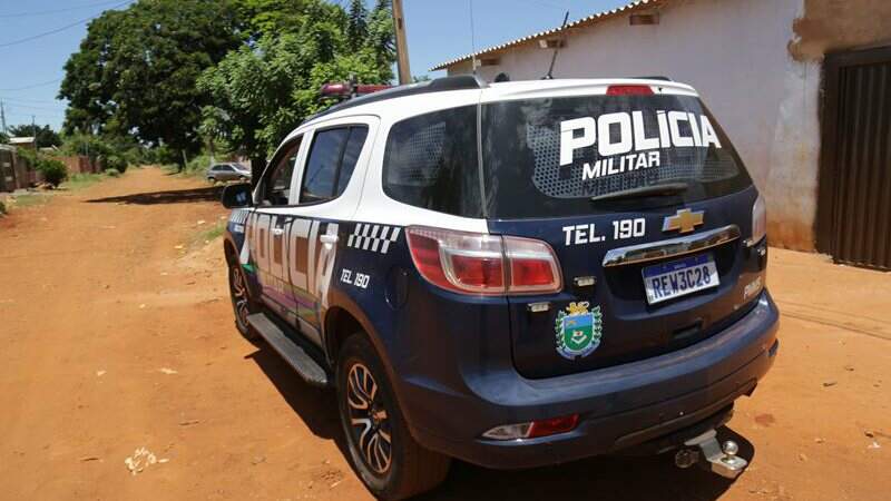 Polícia Militar esteve no local e encaminhou a família para a Depca