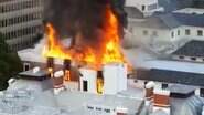 Bombeiros tentam controlar chamas no Parlamento da África do Sul - Divulgação
