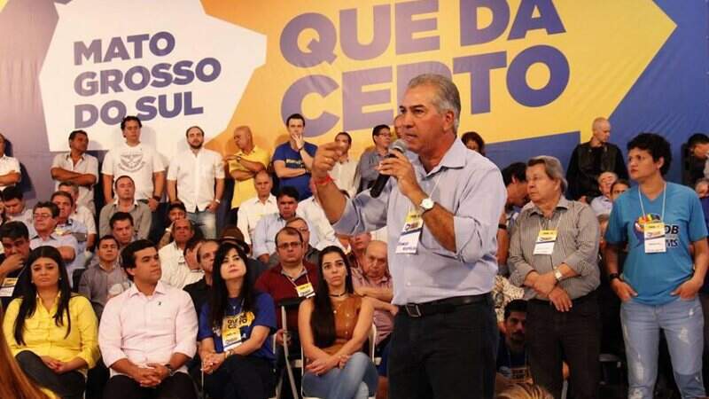 Reinaldo Azambuja durante discurso na sede do partido. (Foto: Divulgação/PSDB)