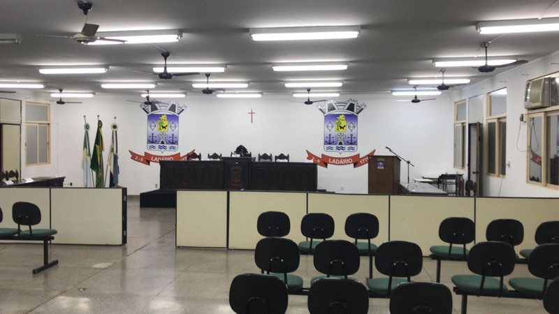 Em Ladário, sete vereadores foram cassados por receber mensalinho do prefeito, um oitavo perdeu o mandato por compra de votos (Foto: Divulgação Câmara de Ladário)