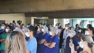 Trabalhadores estão reunidos em frente ao hospital. (Foto: Divulgação/Siems) - Trabalhadores estão reunidos em frente ao hospital. (Foto: Divulgação/Siems)