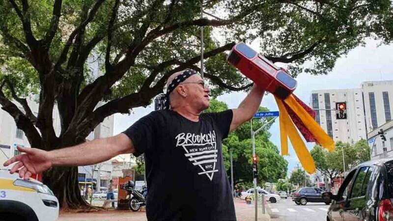 Paulo Do Radinho levava alegria a quem passava pela esquina da Rua 14 de Julho com a Avenida Afonso Pena