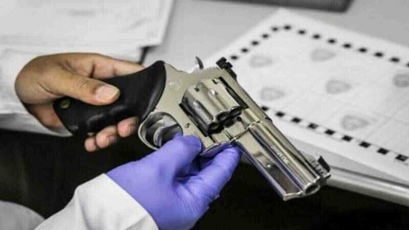 Armas de fogo são os principais meios utilizados para realizar os crimes