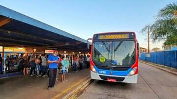 Passageiros no Terminal Bandeirantes, em Campo Grande - (Foto: Jornal Midiamax, Arquivo)