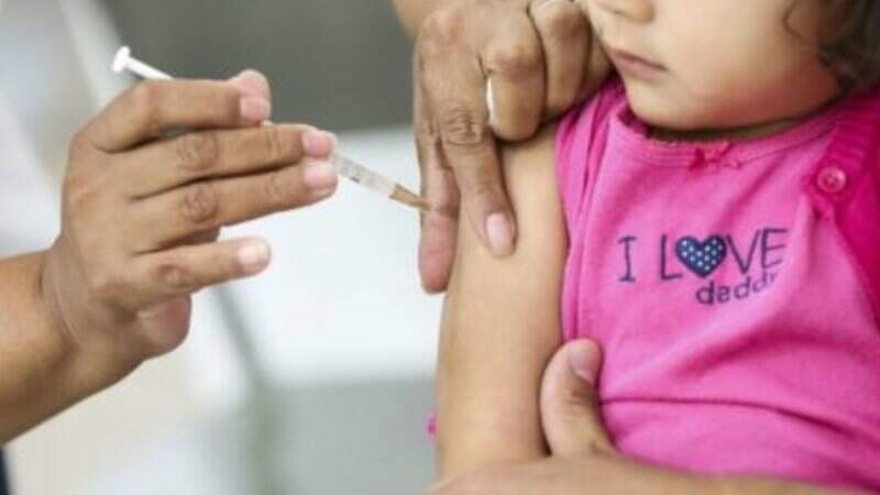 Os menores, de 5 e 11 anos foram liberados, mas ainda não existe uma data definida para eles tomarem o imunizante.