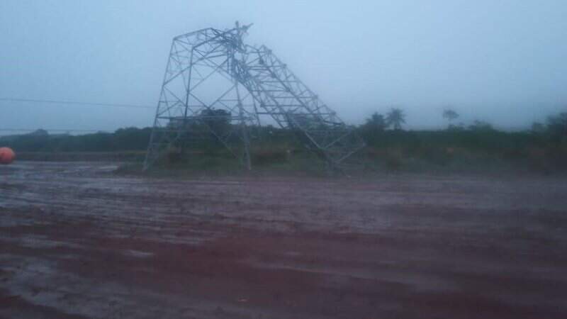 Torre de transmissão em Itaquiraí foi derrubada por conta da tempestade