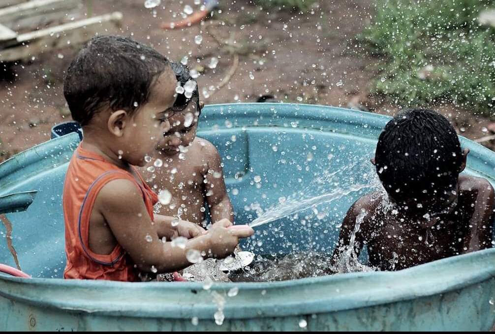 criancas - Implantação de rede de esgoto amplia saneamento em bairros de Campo Grande