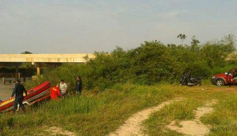 Jovem desaparece em rio barrento durante banho com amigos