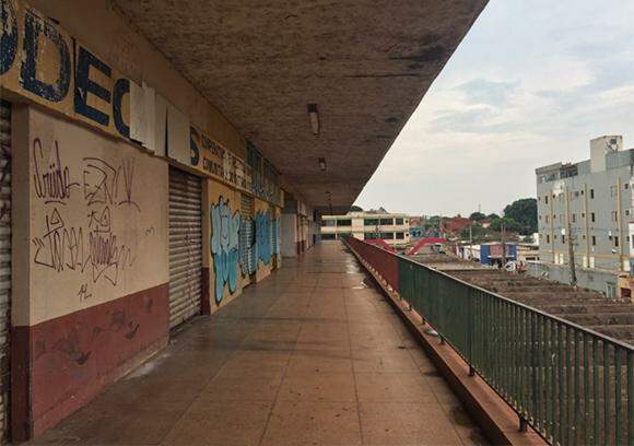 Haverá esperança para o prédio que já abrigou o maior centro comercial de Campo Grande?