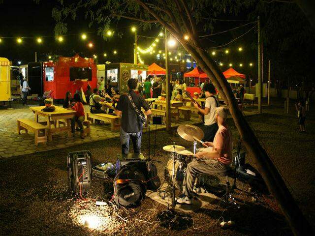 Além dos trucks, espaço também agregava eventos culturais.