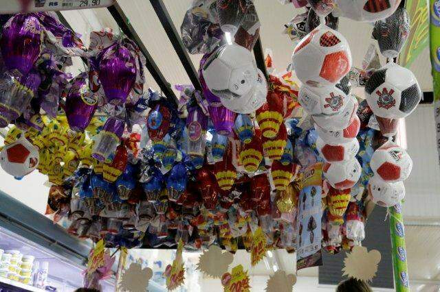'Xepa da Páscoa': comércio dá descontos de 50% para vender ovos de chocolate