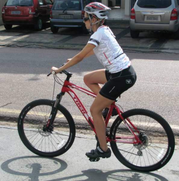 Ir de bicicleta pode ser bacana para quem vive na cidade / Foto: Portal Vá de Bike