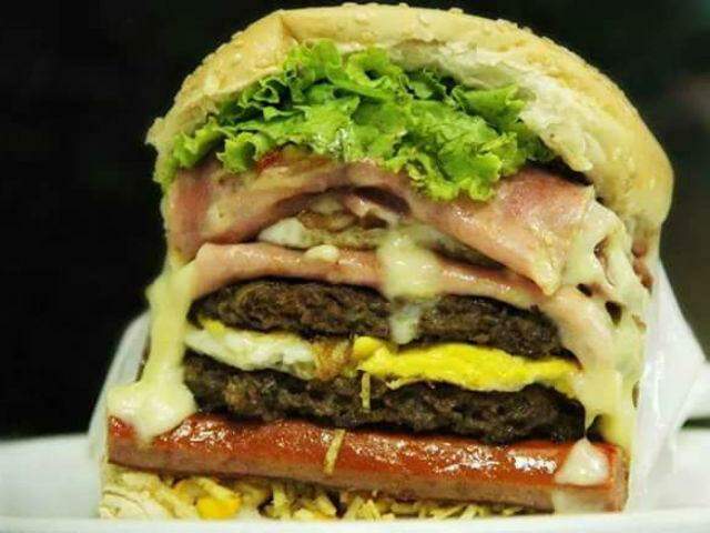 Carrinhos matam a fome de quem está no centro de madrugada / Foto: Come Come Lanches/Divulgação