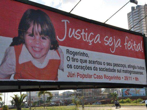 Rogerinho foi morto por tiro em briga de trânsito e família criou outdoors para pedir justiça / Foto: Arquivo Midiamax