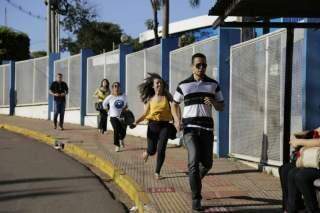 VÍDEO: inscritos chegam ‘em cima da hora’ para concurso da prefeitura