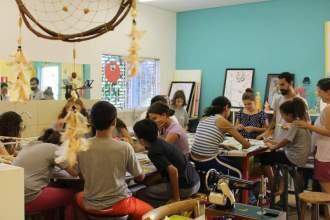 Casa de Ensaio promove bazar especial para o Dias das Mães