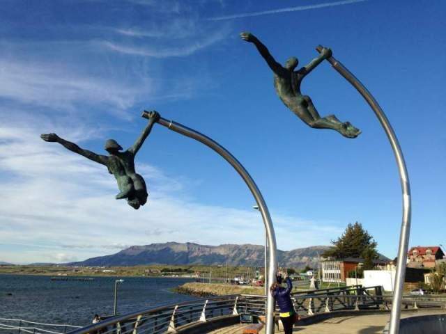 Monumento Amores ao vento, em Puerto Natales (Arquivo pessoal/Andrea Brunetto)