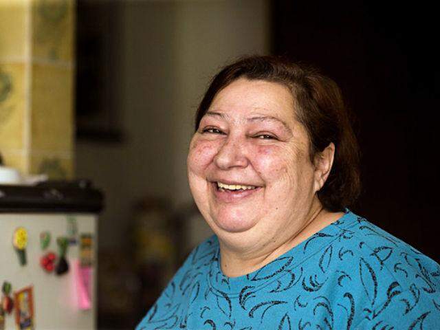 Cozinheira tem 59 anos e procurou paternidade após doença / Foto: Folhapress/Divulgação