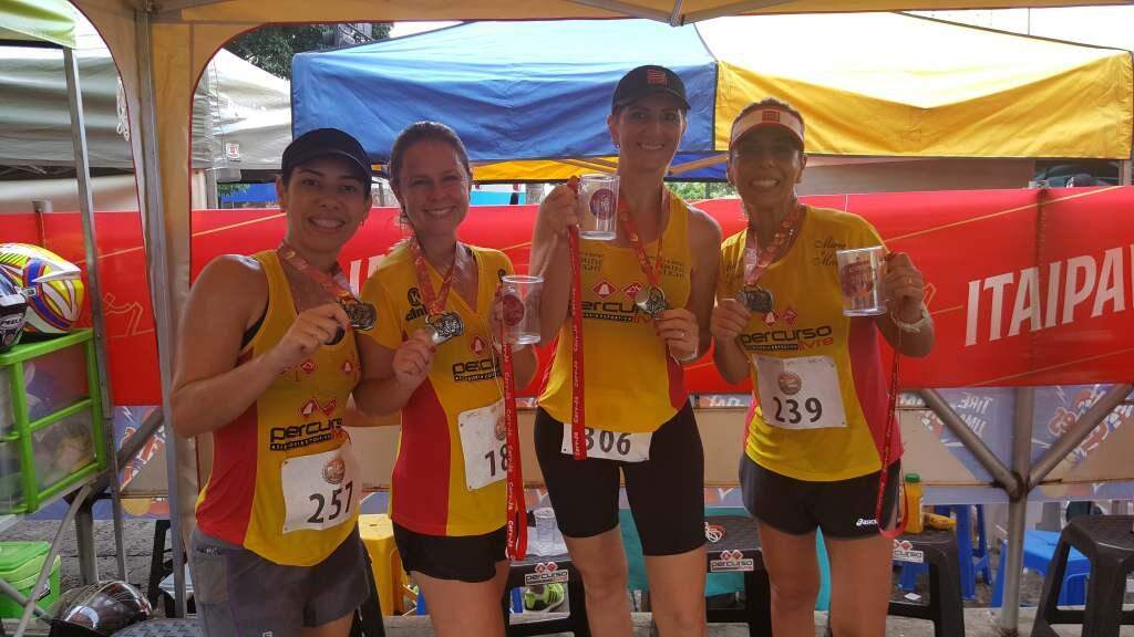 Mulheres participantes na corrida.