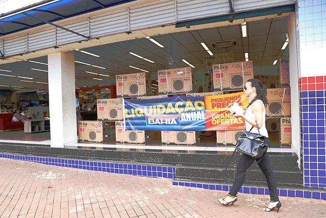 Lojas como Casas Bahia e Romera oferecem descontos há alguns dias. (Luiz Alberto)