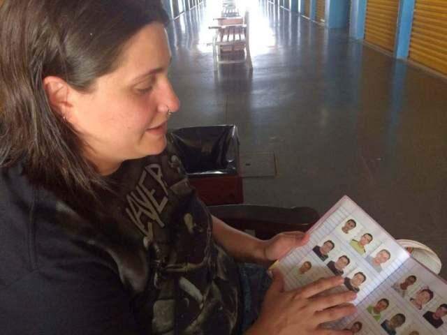 Luisa mostra sua coleção (Foto - Daiane Libero/Midiamax)