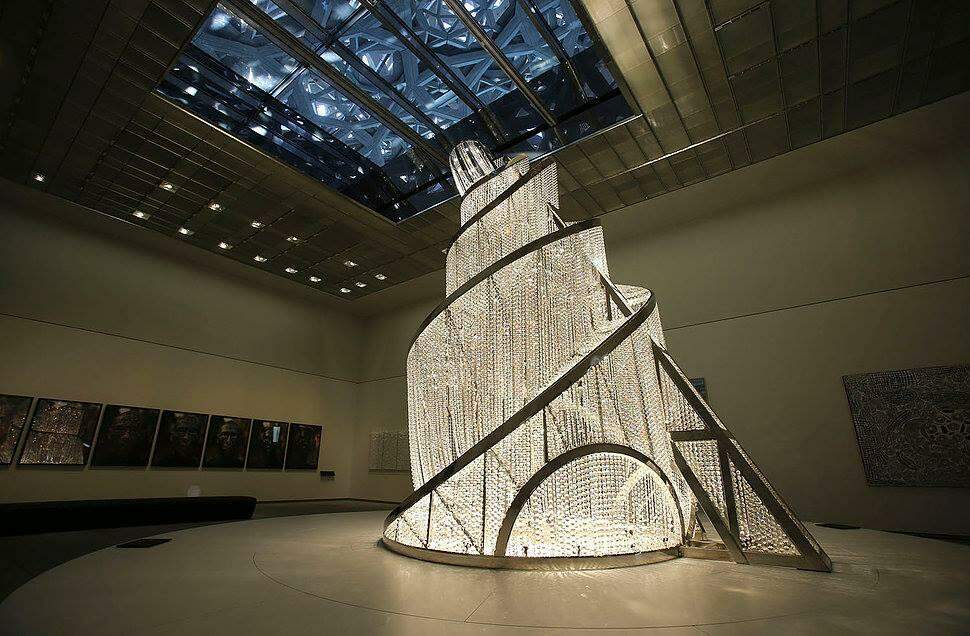 Louvre Abu Dhabi é um museu na capital dos Emirados Árabes Unidos