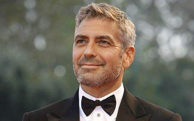 George Clooney presenteou com US$ 1 milhão cada amigo próximo.