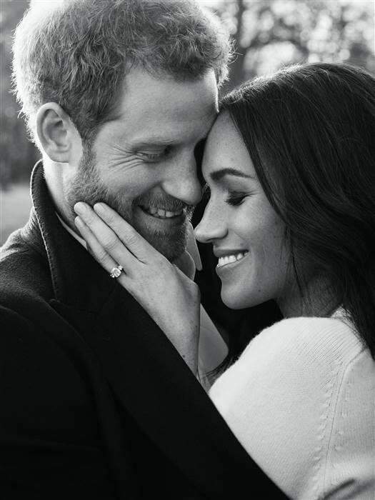 Prince Harry e Meghan Markle lançam fotos oficiais de noivado