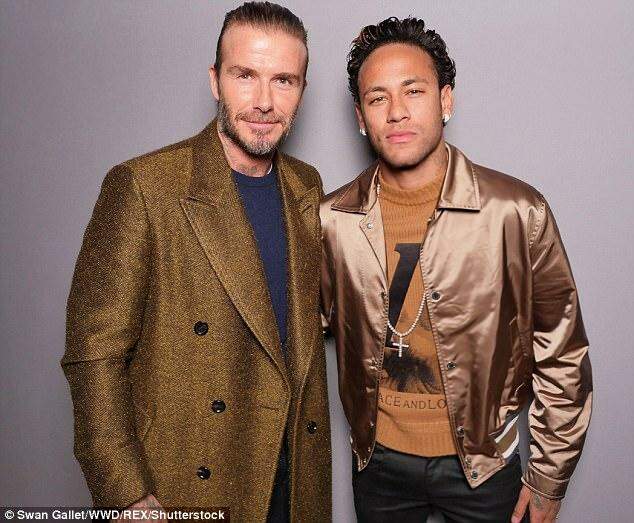 Fila A da Louis Vuitton tem Neymar e mais.