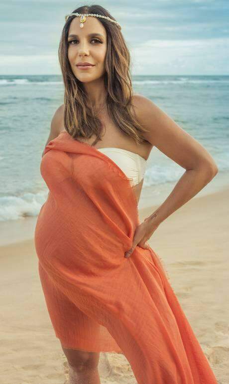 Ivete Sangalo inaugurou sua licença-maternidade concedendo uma entrevista a revista Ela-Globo