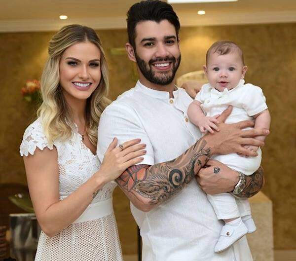 Gusttavo Lima e a modelo Andressa Suita esperam o segundo filho