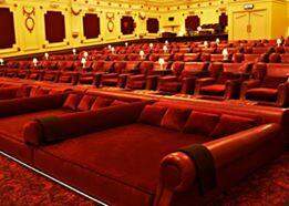 No escurinho do Cinema. Um cinema feito para casais.