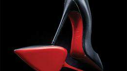 A história dos sapatos de sola vermelha, que são verdadeiros objetos de desejo