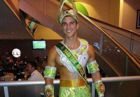 Policial militar, Mister Brasil arranca suspiros no Sambódromo do Anhembi