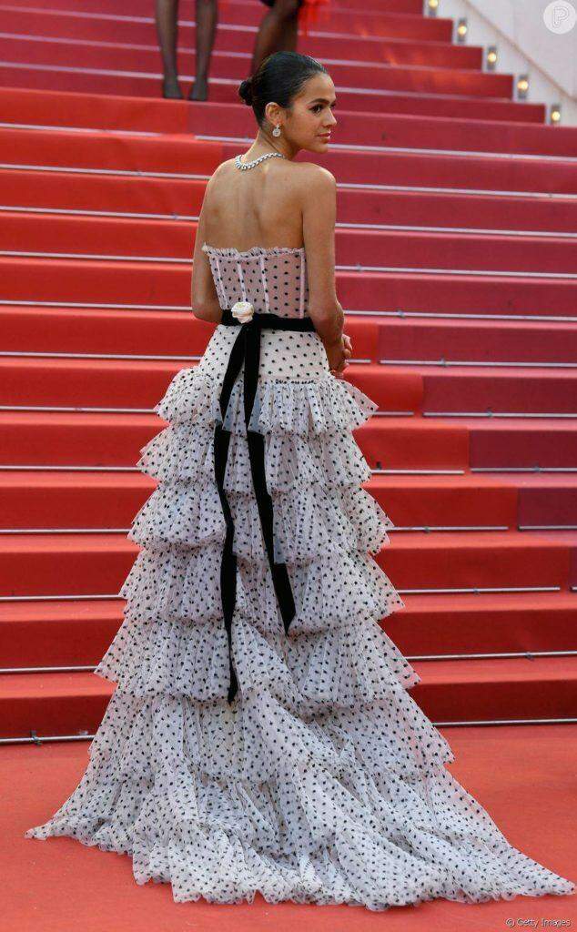 A gloriosa passagem de Bruna Marquezine no red carpet em Cannes 2018