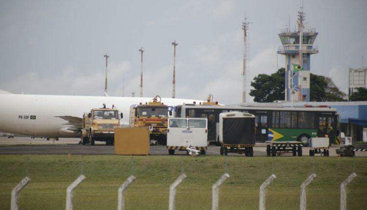 Movimentação e fumaça na Base Aérea chamam a atenção de leitores 2 Movimentação e fumaça na Base Aérea chamam a atenção de leitores