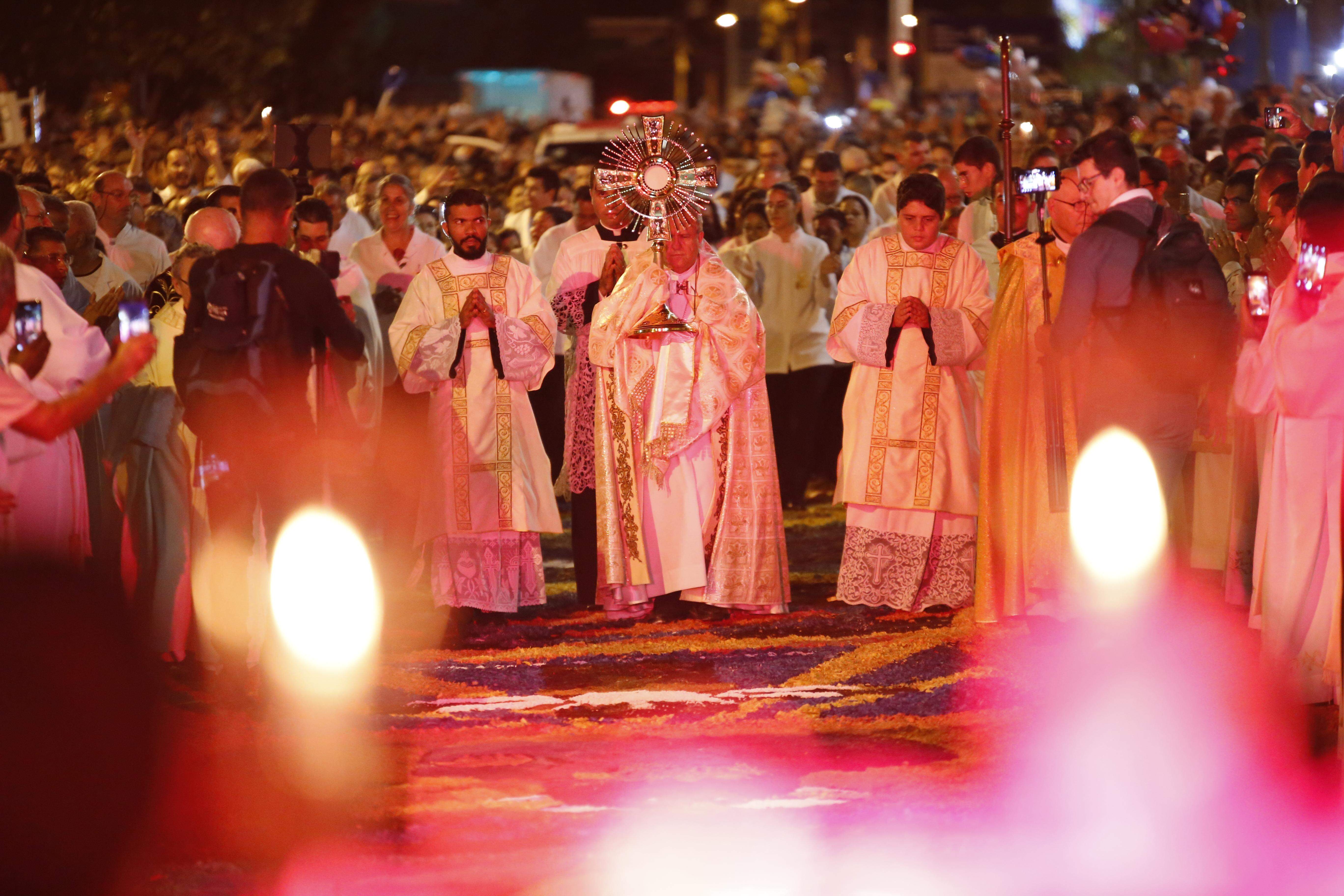 Confira a galeria de imagens da celebração de Corpus Christi em Campo Grande