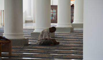 Conheça 7 pontos sobre o Ramadã, o jejum dos muçulmanos que se inicia nesta quarta 3 Orações são intensificadas durante o Ramadã.
