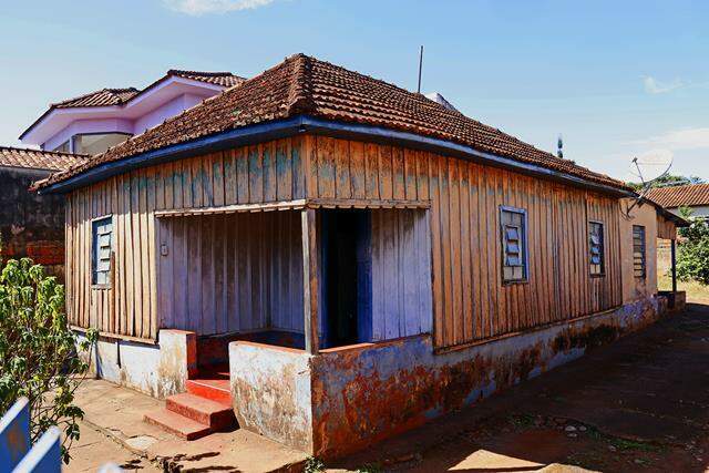 Pelos bairros: 10 casas de madeira que resistem ao tempo e à modernidade