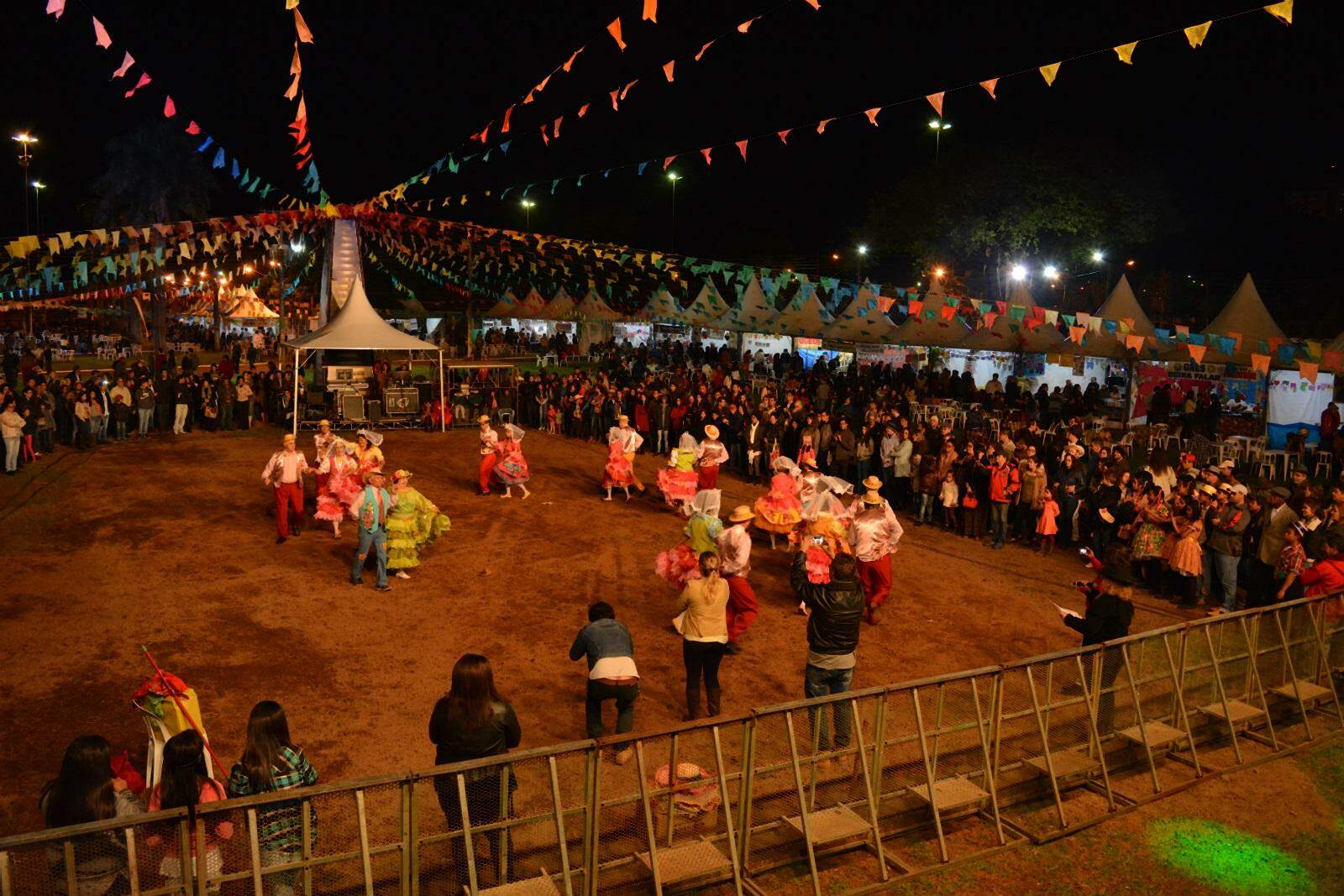 Festas Juninas - Arraial de Santo Antônio acontece no Parque de Exposições Laucídio Coelho. (PMCG)
