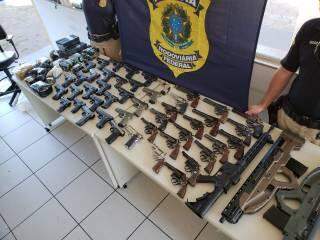 PRF prende casal com arsenal e munições de guerra que seriam levados para São Paulo
