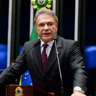 Álvaro Dias afirma não haver hipótese de acordo com PSDB
