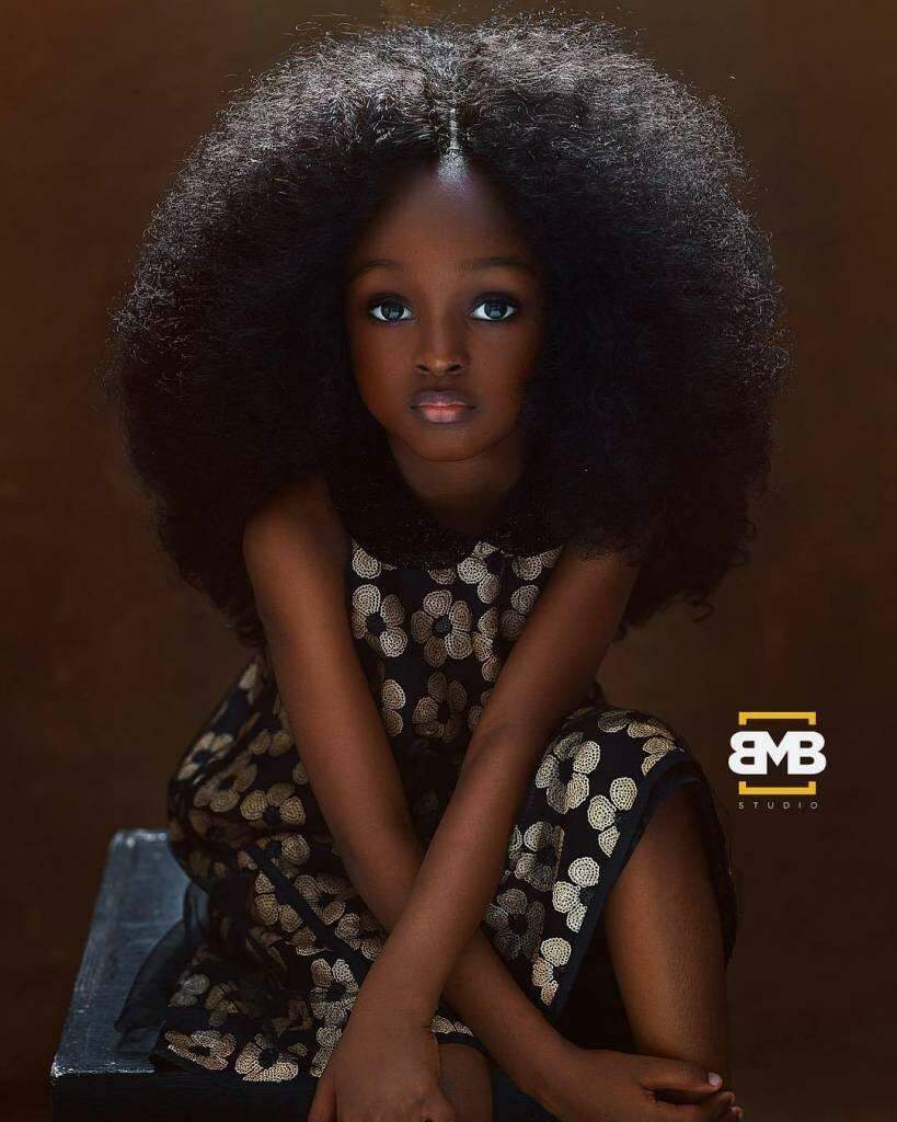 Nigeriana de apenas 5 anos é considerada a "garota mais bonita do mundo"